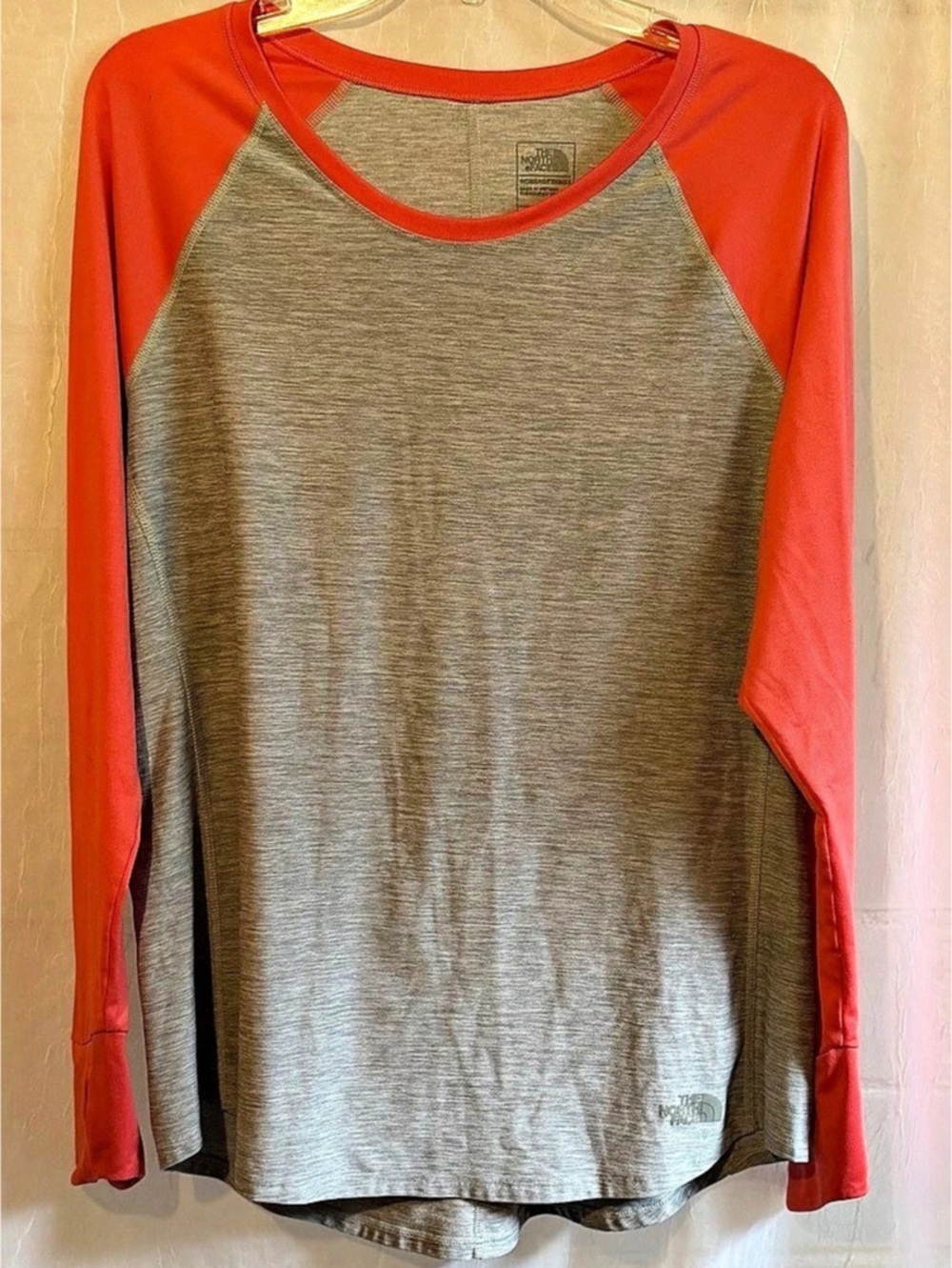 The North Face Raglan Long Sleeve Top in Gray & Pink Size XL Like New Size XL